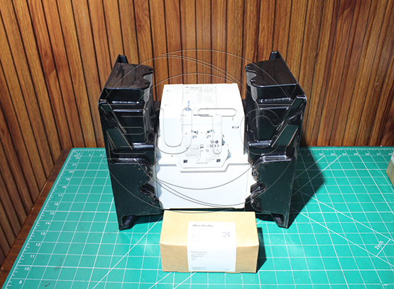 Rơ le 3 pha (IEC 305 A Contactor), dòng điện 305A, điện áp 100-250V (dùng trong ngành công nghiệp tự động hóa), model 100-E305KD11