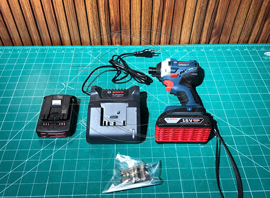 Máy vặn vít động lực pin GDR 18V-215