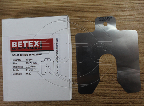 Shim piece B 75x75x0.025mm bolt size M20