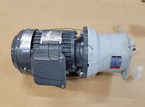 ĐỘNG CƠ (BAO GỒM CẢ PHANH)/2.2KW 4P 50HZ 220/380V 1430RPM IP54