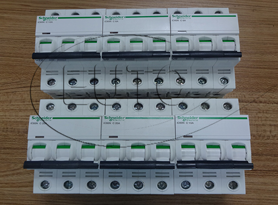 CẦU DAO TỰ ĐỘNG EZC3P B 50A