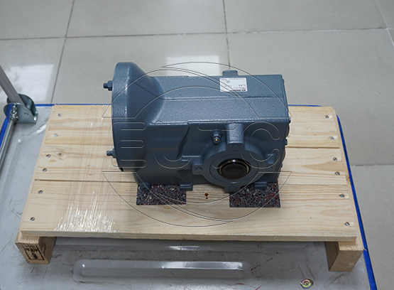 Helical-bevel gear unit KA49/A coupled with SN 35.8576265202.0001.25