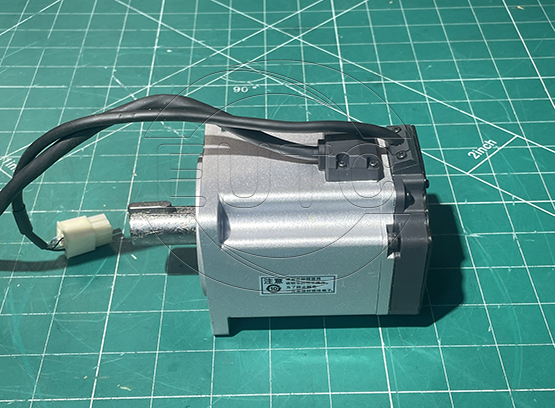 Motor PANASONIC servo MHMF082L1U2M