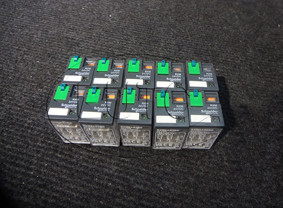 2CO ELECTRONIC RElay + 24VDC . LED