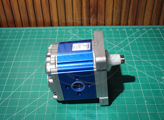 Pump Oil Vivo X3P7402BBBA XV3P/32 - Ø50,8 /D - CI001 - Ø51 M10 - Ø51 M10 - .